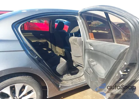 2010 Honda Accord 2.4 Lx z USA, uszkodzony, nr VIN 1HGCP2F38AA075760